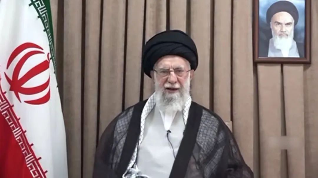 哈梅内伊:绝不投降 哈梅内伊:绝不投降