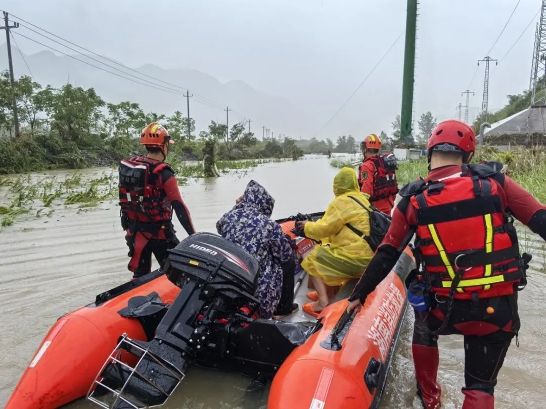 小区车库被淹,3人遇难1人获救!直击湖南暴雨救援现场 小区车库被淹,3人遇难1人获救!直击湖南暴雨救援现场