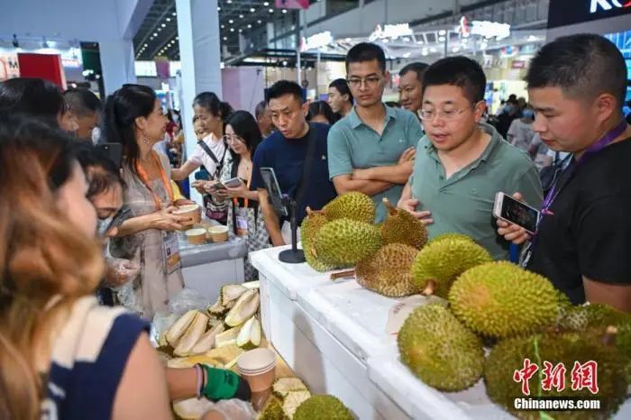 荔枝跌成白菜价,“贵族水果”为何集体走下神坛? 荔枝跌成白菜价,“贵族水果”为何集体走下神坛?