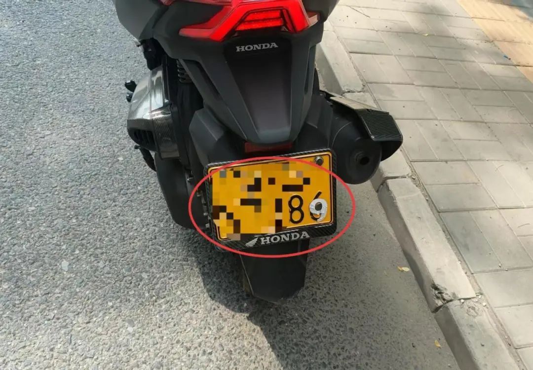 真正的“骑士”,不会“挡号牌”—— 真正的“骑士”,不会“挡号牌”——