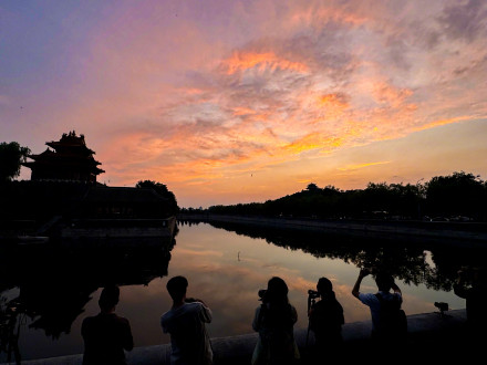 美丽北京|金霞染京城!故宫角楼邂逅景山落日 美丽北京|金霞染京城!故宫角楼邂逅景山落日