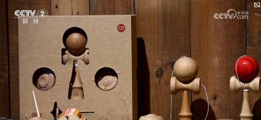 益智类适老玩具热销 企业加大研发掘金“银发经济” 益智类适老玩具热销 企业加大研发掘金“银发经济”