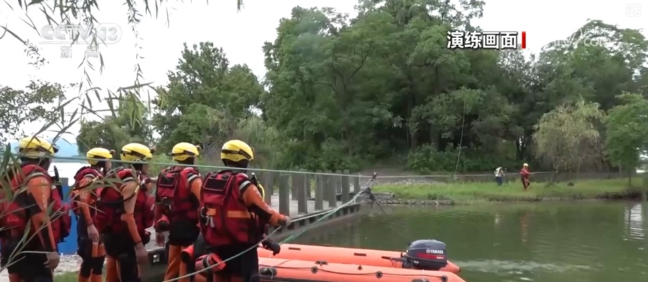 无人机侦察、智能救生艇、水下机器人……闻汛而动!AI赋能应急抢险救援 无人机侦察、智能救生艇、水下机器人……闻汛而动!AI赋能应急抢险救援