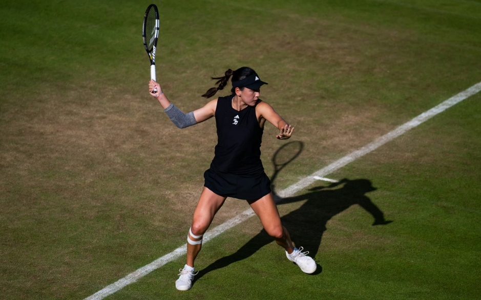 再胜世界前十,王欣瑜首进草地赛单打四强 再胜世界前十,王欣瑜首进草地赛单打四强