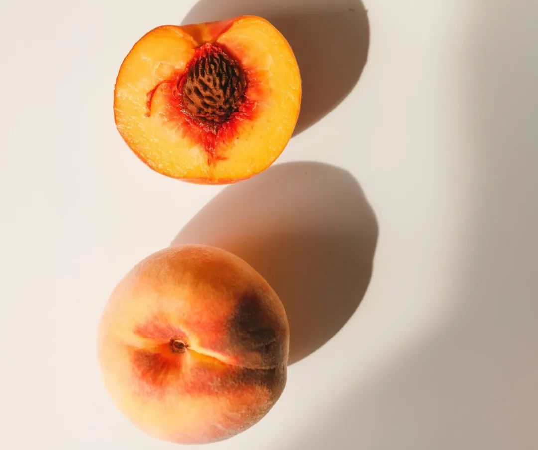 这种常见水果含水量很高,关键还稳血糖、不怕胖,适合全家人吃 这种常见水果含水量很高,关键还稳血糖、不怕胖,适合全家人吃