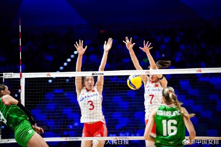 中国女排3比2战胜保加利亚队 中国女排3比2战胜保加利亚队