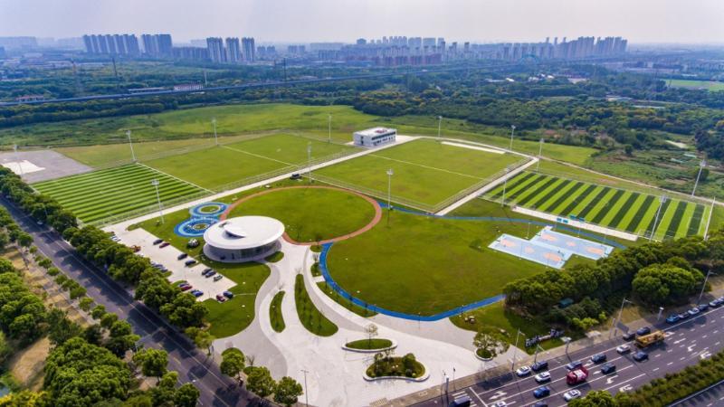 “苏超”赛场外:常州绿茵场,藏着纯粹的热爱 “苏超”赛场外:常州绿茵场,藏着纯粹的热爱