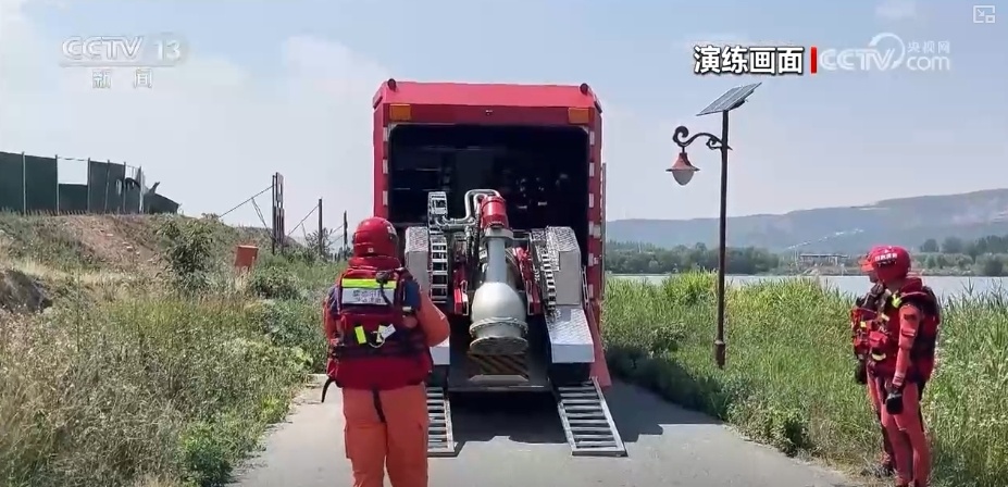 无人机侦察、智能救生艇、水下机器人……闻汛而动!AI赋能应急抢险救援 无人机侦察、智能救生艇、水下机器人……闻汛而动!AI赋能应急抢险救援