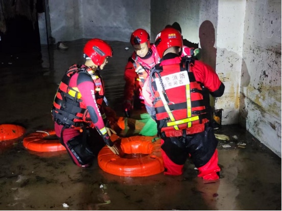 小区车库被淹,3人遇难1人获救!直击湖南暴雨救援现场 小区车库被淹,3人遇难1人获救!直击湖南暴雨救援现场