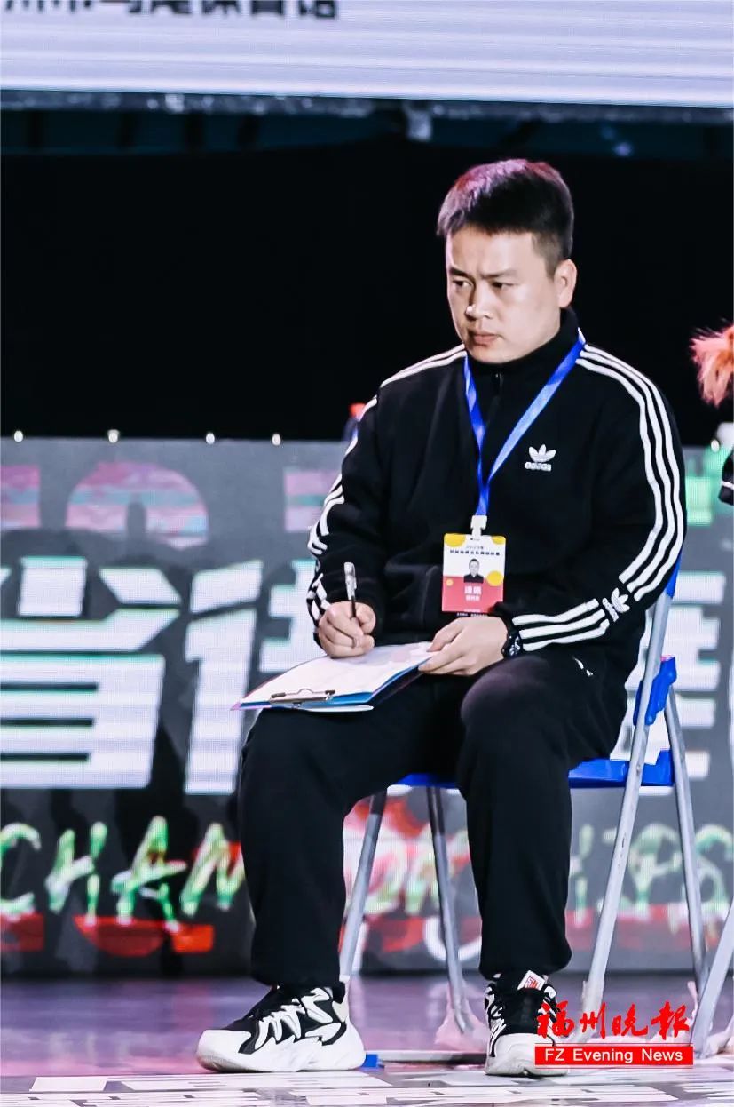 太牛了!跳街舞跳成博士研究生!他来自福州 太牛了!跳街舞跳成博士研究生!他来自福州