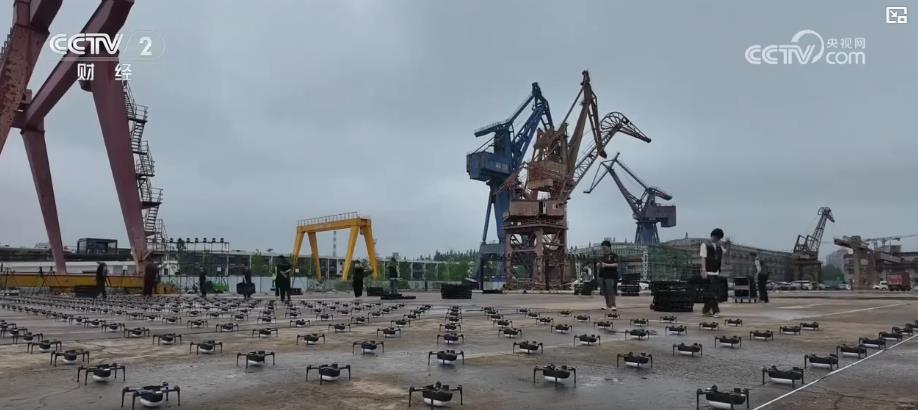 低空经济规模跃升 万亿市场催生职业新蓝海 低空经济规模跃升 万亿市场催生职业新蓝海