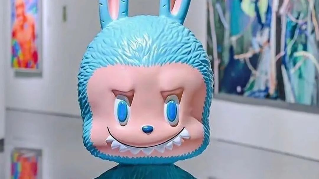 “丑萌”LABUBU大火!为什么越来越多人喜欢“丑东西”? “丑萌”LABUBU大火!为什么越来越多人喜欢“丑东西”?