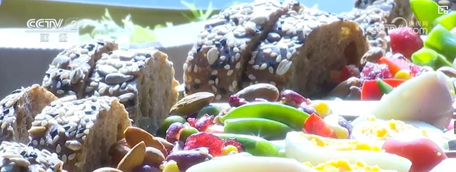 “减重经济”升温:轻食成餐桌“宠儿” 线上线下销量攀升 “减重经济”升温:轻食成餐桌“宠儿” 线上线下销量攀升