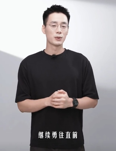 东方甄选主播顿顿离职,被称为下一个董宇辉 东方甄选主播顿顿离职,被称为下一个董宇辉