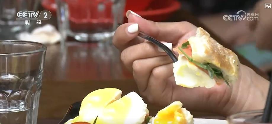 “减重经济”升温:轻食成餐桌“宠儿” 线上线下销量攀升 “减重经济”升温:轻食成餐桌“宠儿” 线上线下销量攀升