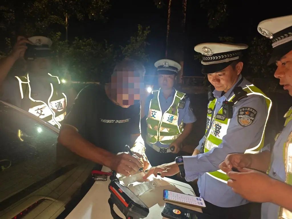 自称“30年老司机”,却不知违法的代价? 自称“30年老司机”,却不知违法的代价?