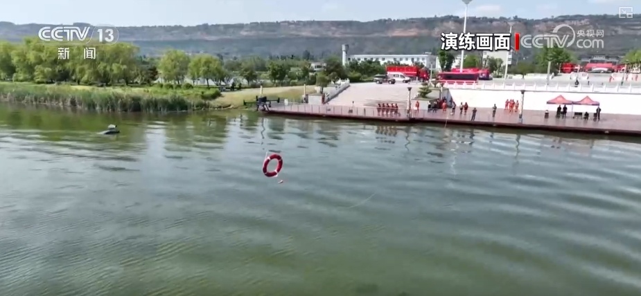 无人机侦察、智能救生艇、水下机器人……闻汛而动!AI赋能应急抢险救援 无人机侦察、智能救生艇、水下机器人……闻汛而动!AI赋能应急抢险救援