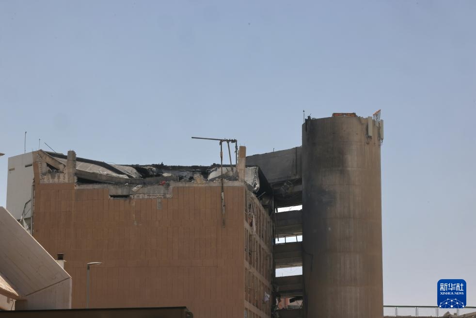 伊朗向以色列发动新一轮导弹袭击致数十人受伤 伊朗向以色列发动新一轮导弹袭击致数十人受伤