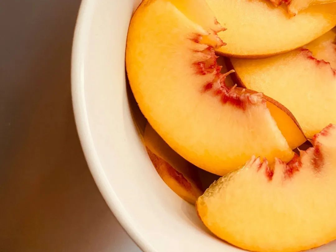 这种常见水果含水量很高,关键还稳血糖、不怕胖,适合全家人吃 这种常见水果含水量很高,关键还稳血糖、不怕胖,适合全家人吃