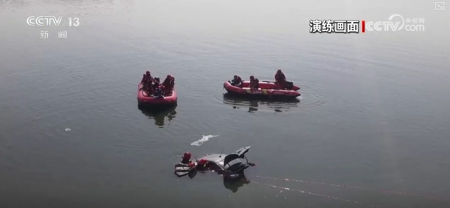 无人机侦察、智能救生艇、水下机器人……闻汛而动!AI赋能应急抢险救援 无人机侦察、智能救生艇、水下机器人……闻汛而动!AI赋能应急抢险救援