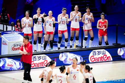 中国女排3比2战胜保加利亚队 中国女排3比2战胜保加利亚队