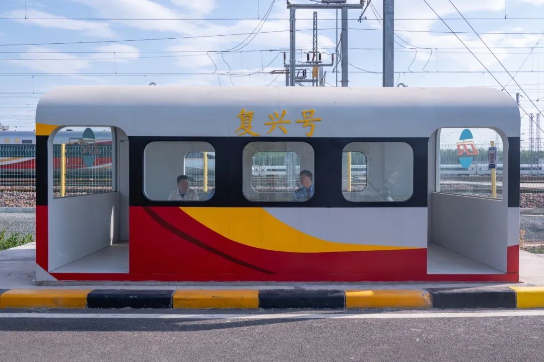 单位提供电动车，职工免费骑！