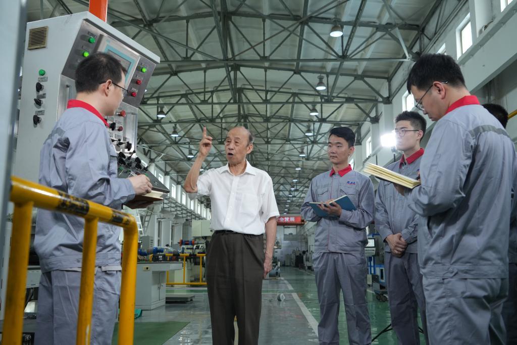 东北大学王国栋院士团队：探索钢铁生产的AI新路径