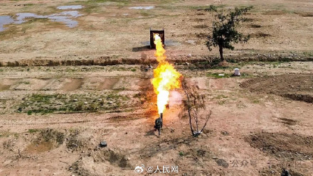 帅!喷火兵实喷训练火力全开 帅!喷火兵实喷训练火力全开