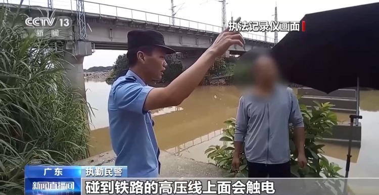 男子爱玩弹弓囤了4300余颗钢珠 “玩脱”打碎列车玻璃被行拘 男子爱玩弹弓囤了4300余颗钢珠 “玩脱”打碎列车玻璃被行拘