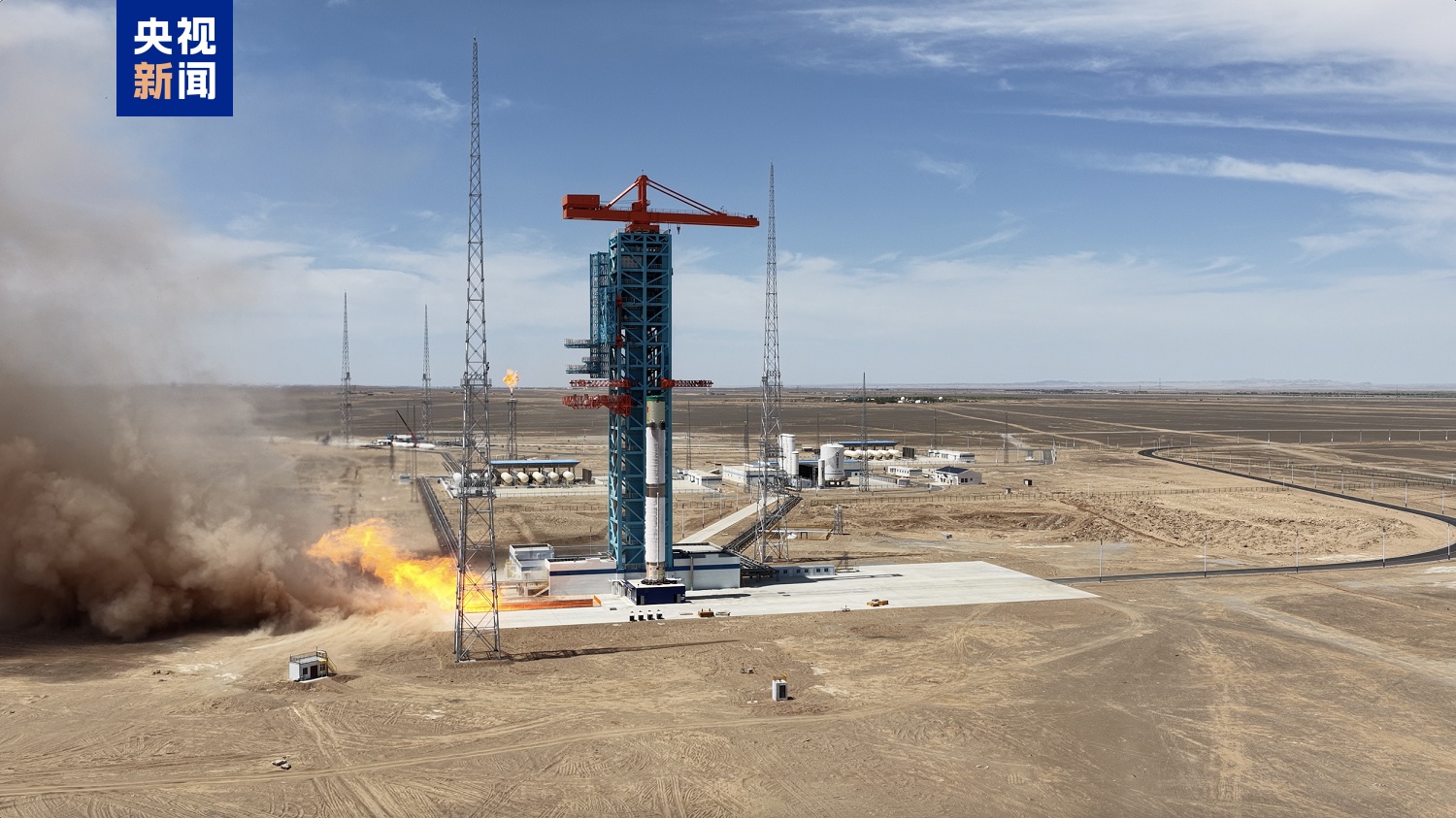 我国首次完成液体火箭发动机“九机并联”试车 我国首次完成液体火箭发动机“九机并联”试车