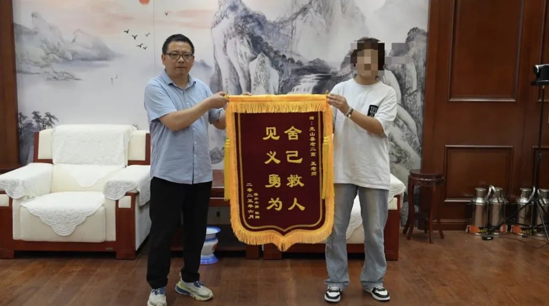 “没救,我肯定得后悔一辈子!”河南52岁教师王山喜勇救落水学生 “没救,我肯定得后悔一辈子!”河南52岁教师王山喜勇救落水学生