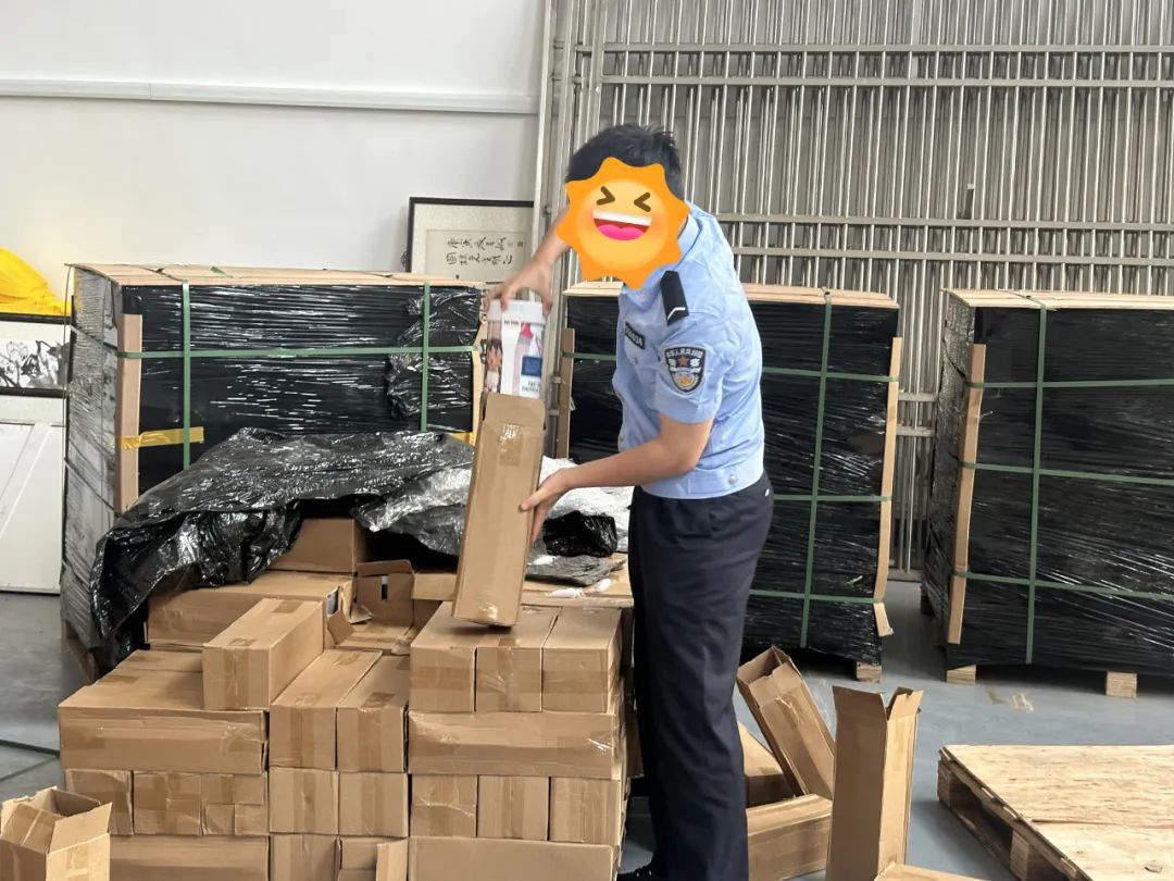 小心,吸入这口“气”可能致瘫!江苏扬中警方查获1600余瓶“笑气”! 小心,吸入这口“气”可能致瘫!江苏扬中警方查获1600余瓶“笑气”!