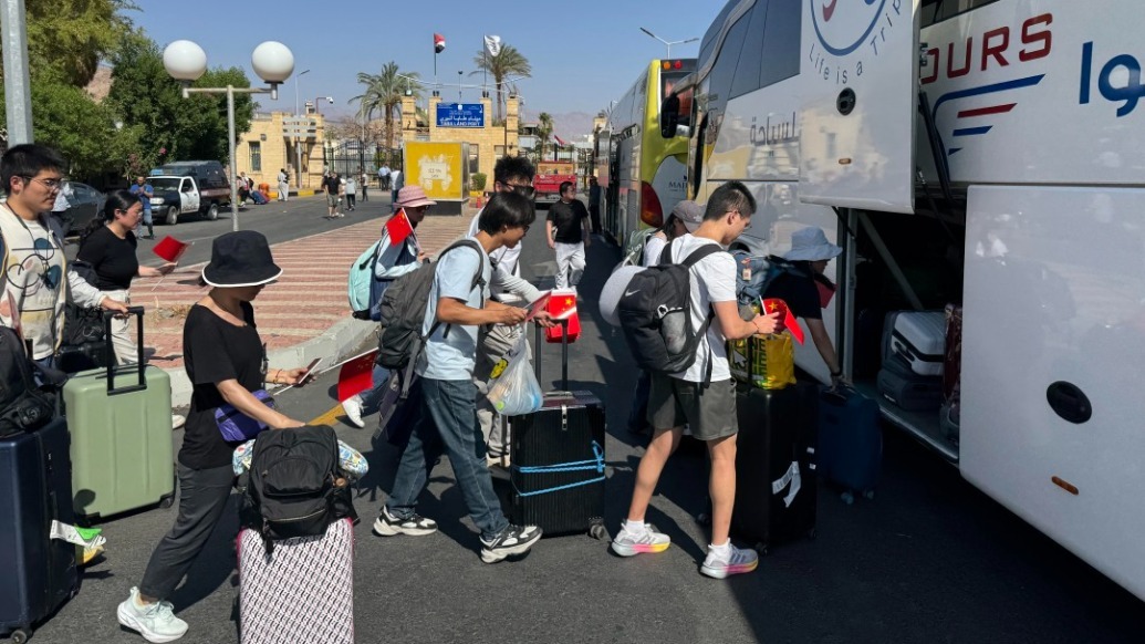 驻以使馆:已有近300名中国公民通过边境口岸安全转移撤离 驻以使馆:已有近300名中国公民通过边境口岸安全转移撤离