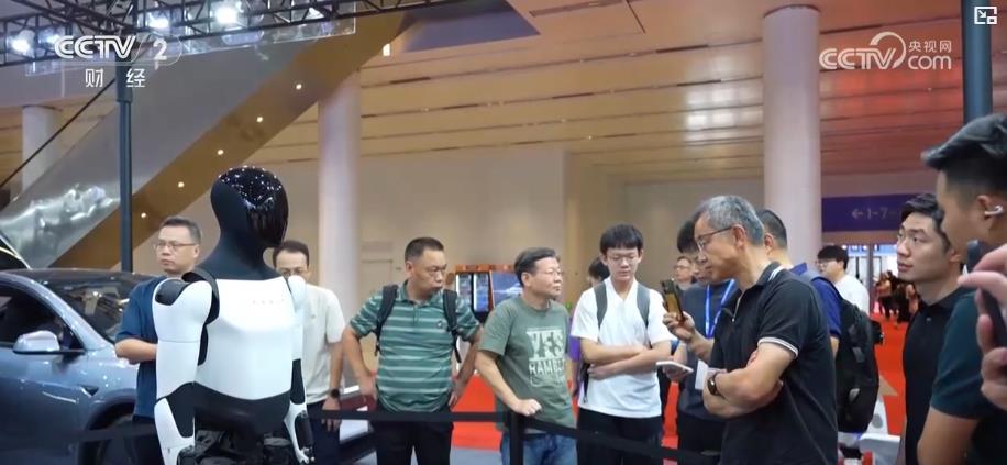 产品与技术加速创新 机器人产业全产业链集中展示最新成果