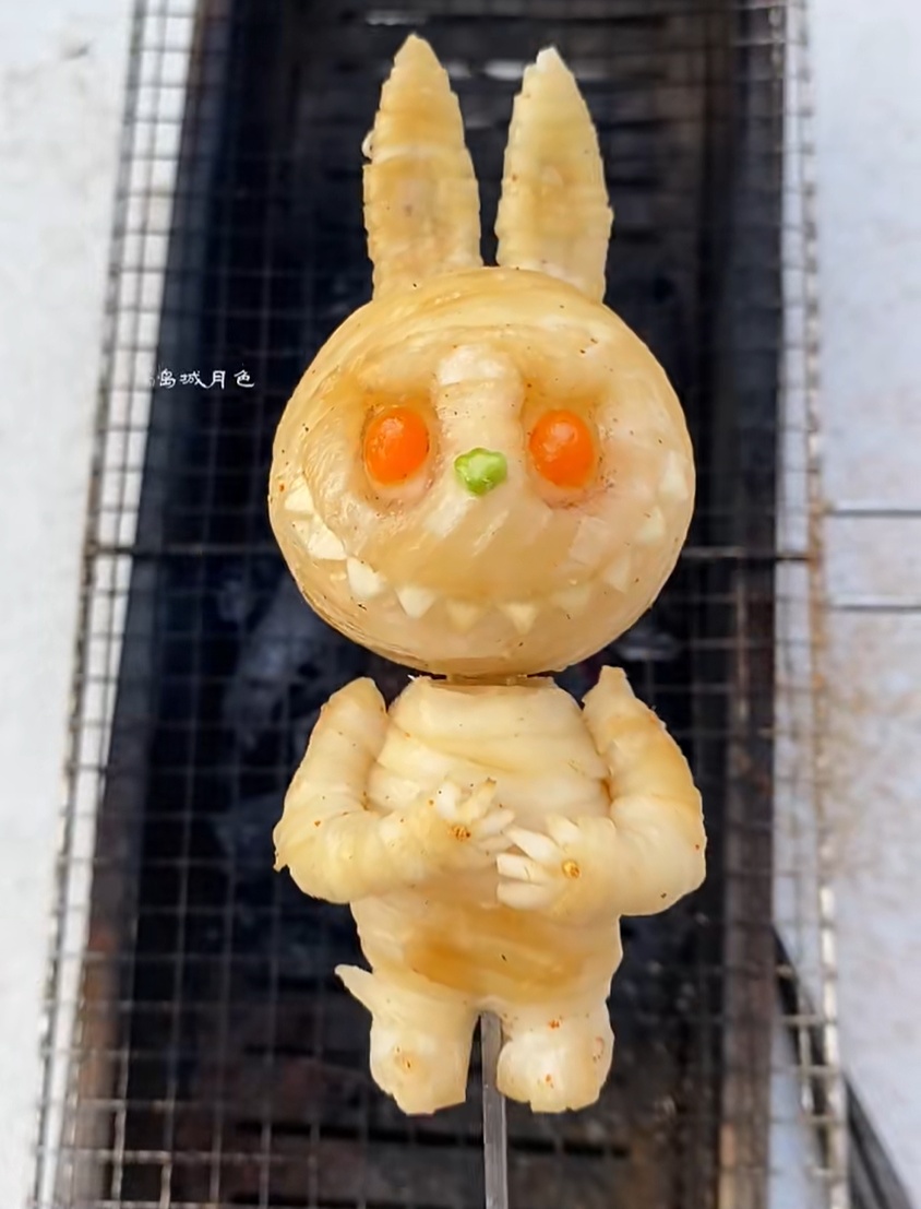 Labubu变“Huabobo”,网友纷纷脑洞大开 Labubu变“Huabobo”,网友纷纷脑洞大开