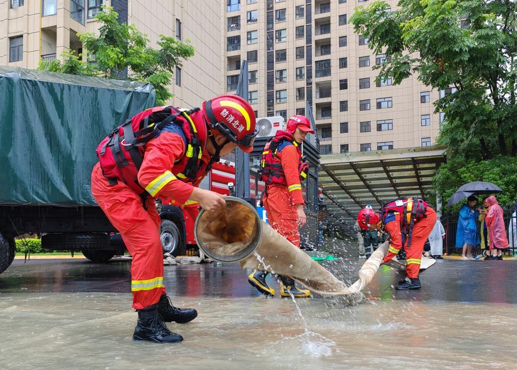 紧急转移,奋力抢险——鄂西南多地抗洪救灾一线见闻 紧急转移,奋力抢险——鄂西南多地抗洪救灾一线见闻
