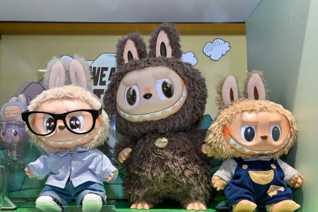 Labubu变“Huabobo”,网友纷纷脑洞大开 Labubu变“Huabobo”,网友纷纷脑洞大开