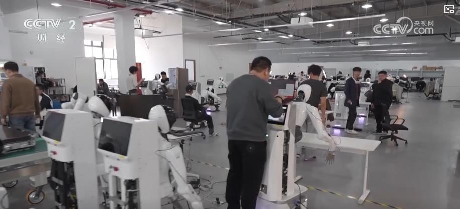 “具身智能”成国家未来重点培育产业 训练师岗位成“全人才梯度吸纳场”