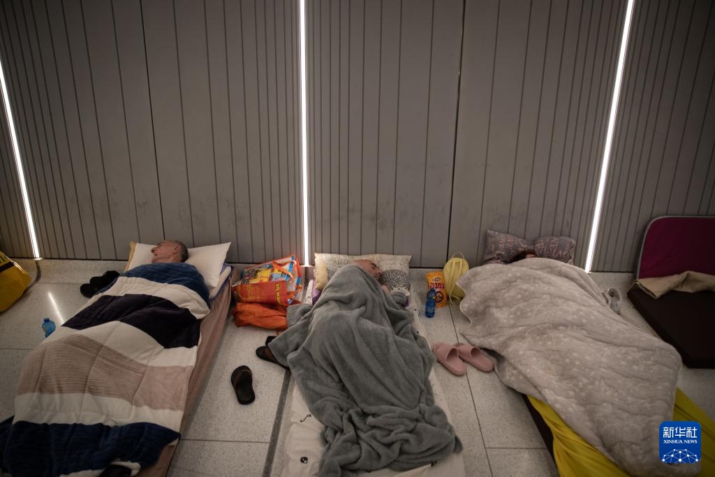 导弹袭击阴影下的以色列中部地区 导弹袭击阴影下的以色列中部地区