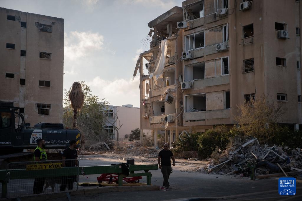 导弹袭击阴影下的以色列中部地区 导弹袭击阴影下的以色列中部地区