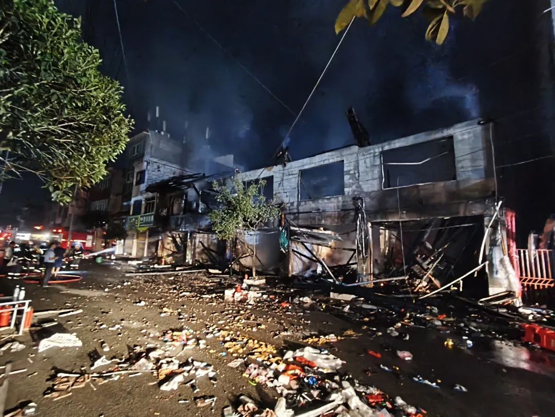 男子酒后“兑现”狂言,烧毁5家,损失超百万!放火罪怎么判 男子酒后“兑现”狂言,烧毁5家,损失超百万!放火罪怎么判