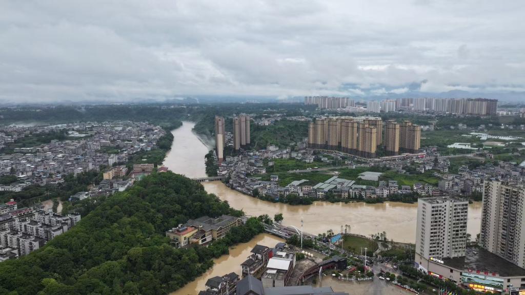 紧急转移,奋力抢险——鄂西南多地抗洪救灾一线见闻 紧急转移,奋力抢险——鄂西南多地抗洪救灾一线见闻