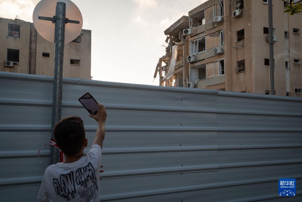 导弹袭击阴影下的以色列中部地区 导弹袭击阴影下的以色列中部地区