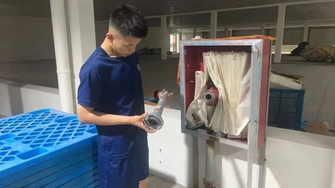 1年3次“神操作”!镇江这位“00后”小伙却说—— 1年3次“神操作”!镇江这位“00后”小伙却说——