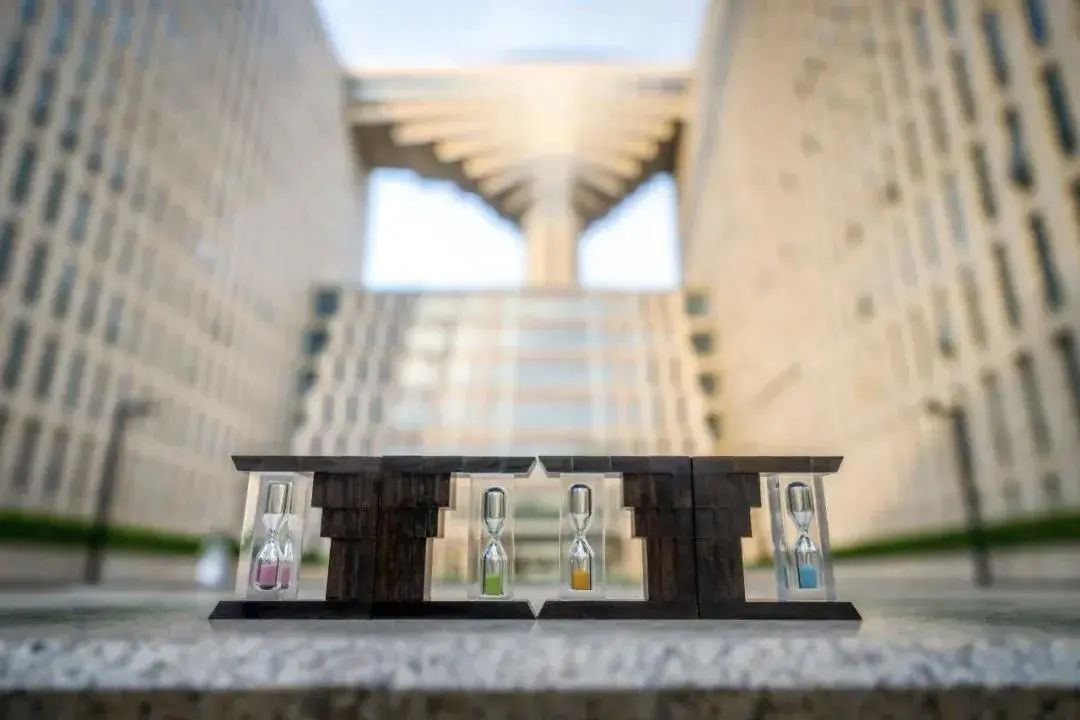 高校毕业礼物火出圈!网友:不建议这样,因为我没有…… 高校毕业礼物火出圈!网友:不建议这样,因为我没有……