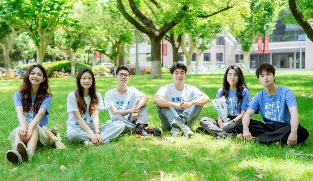 高校毕业礼物火出圈!网友:不建议这样,因为我没有…… 高校毕业礼物火出圈!网友:不建议这样,因为我没有……