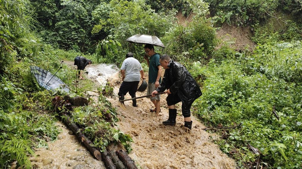 紧急转移,奋力抢险——鄂西南多地抗洪救灾一线见闻 紧急转移,奋力抢险——鄂西南多地抗洪救灾一线见闻