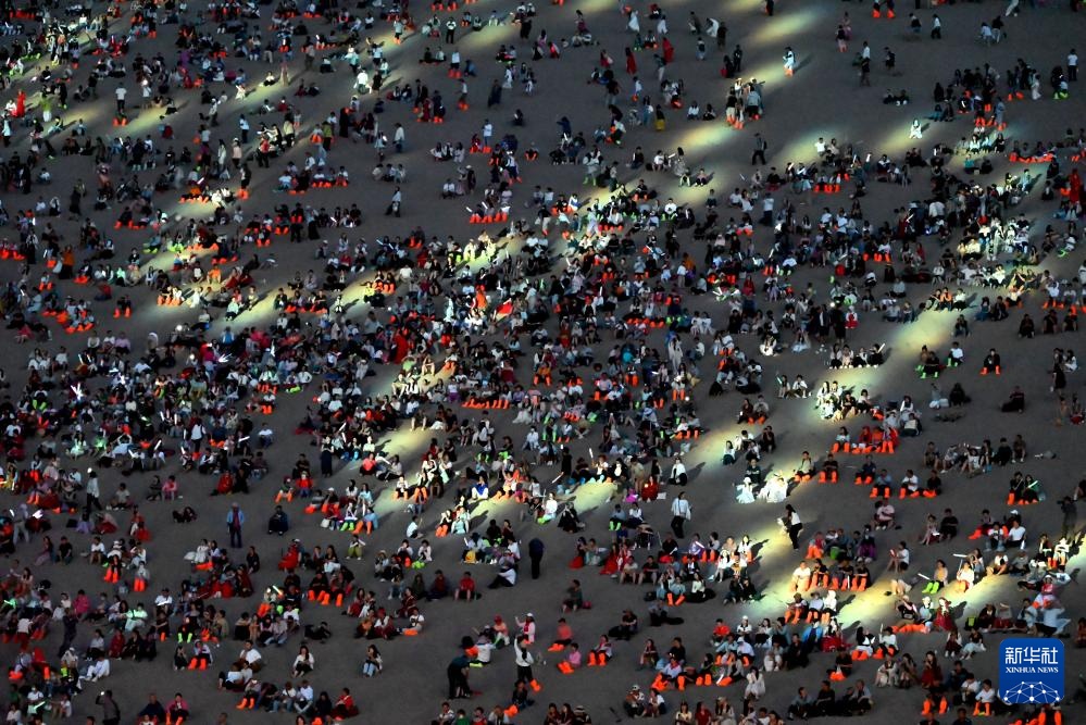 鸣沙山月牙泉星空演唱活动开启常态化运行 鸣沙山月牙泉星空演唱活动开启常态化运行