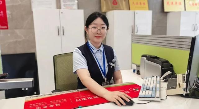 警银联手,保住20万!两位年轻的银行小姐姐立功了 警银联手,保住20万!两位年轻的银行小姐姐立功了