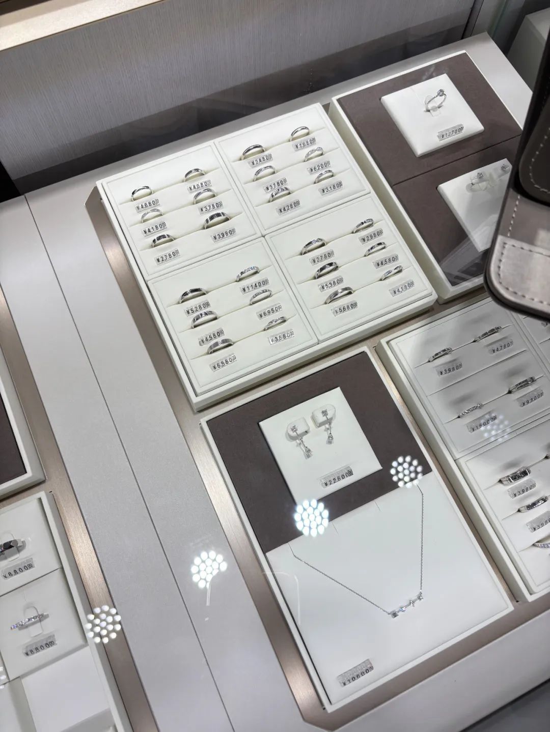 价格狂飙,涨幅超黄金!有商家月销四五百公斤,供不应求 价格狂飙,涨幅超黄金!有商家月销四五百公斤,供不应求